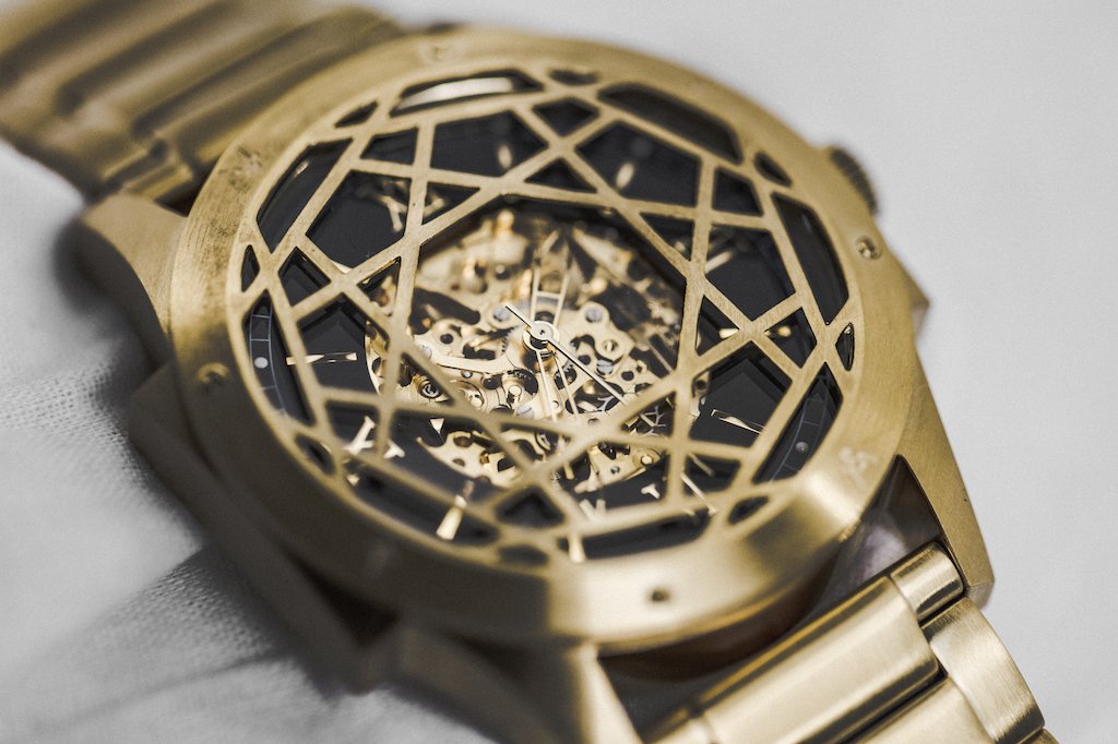 You Won't Believe The Features Of This Ultra-Luxury Watch 👀
