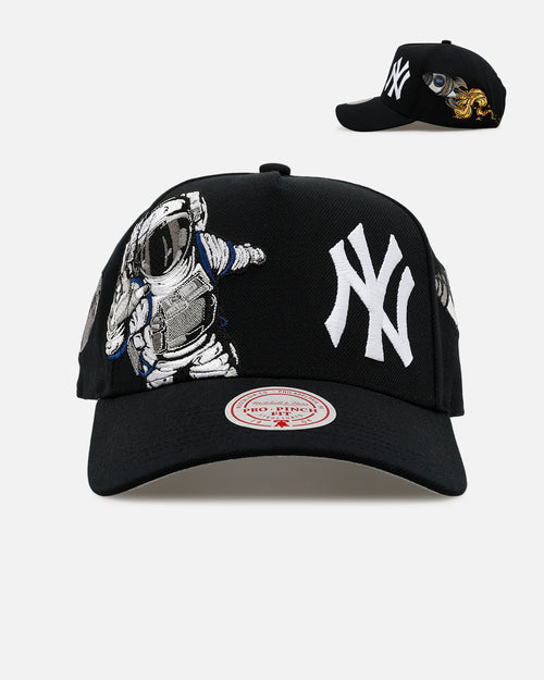 Mitchell & Ness New York Yankees 'Rocketman' Pro Pinch Snapback Black
