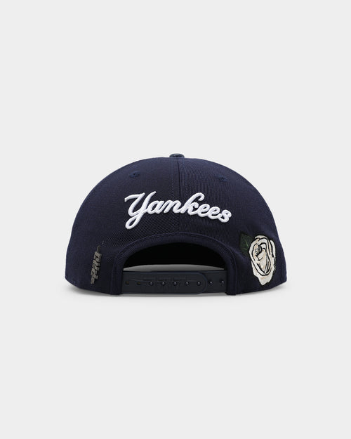Pro Standard New York Yankees Roses Snapback Navy
