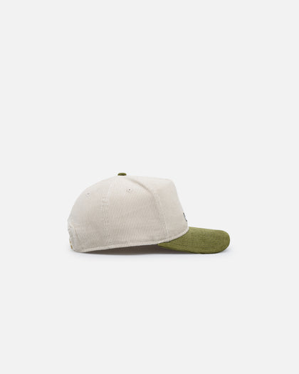 New Era Atlanta Braves  'Dusty Olive Corduroy' Golfer Pre-Curved Snapback Green Med