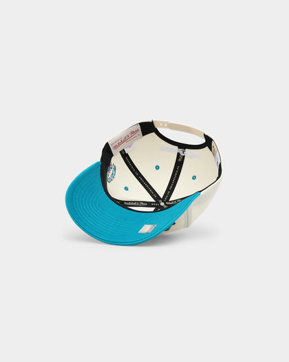Mitchell & Ness Charlotte Hornets Team Script OG Snapback Vintage Cream