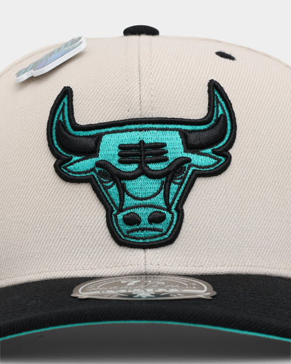 Mitchell & Ness Chicago Bulls 'Diamond' Fitted Bone/Black