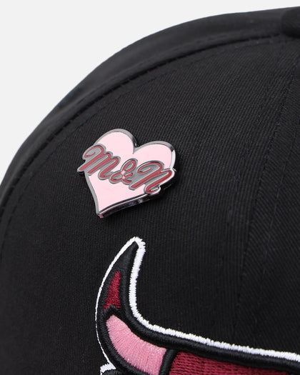 Mitchell & Ness Chicago Bulls 'Love & Devotion' Snapback Black/Pink