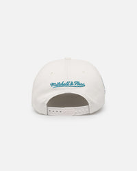 Mitchell & Ness Charlotte Hornets Bug Backer Deadstock Snapback White