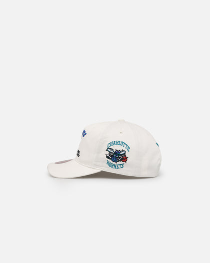 Mitchell & Ness Charlotte Hornets Bug Backer Deadstock Snapback White