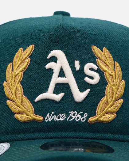 New Era Oakland Athletics 'Heritage Golf' Pre-Curved Golfer Snapback Cilantro Green