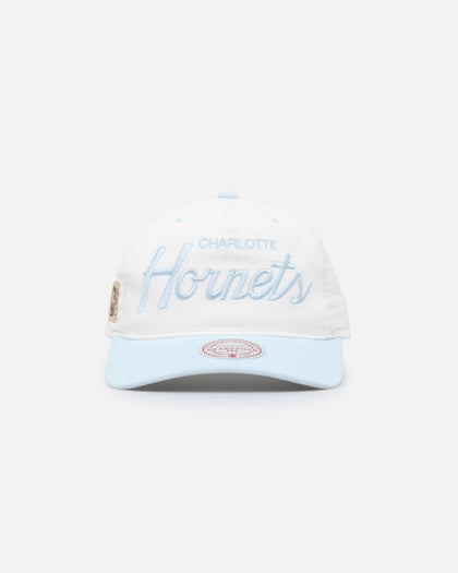 Mitchell & Ness Charlotte Hornets Pastel Corduroy Snapback White Cream/Light Blue