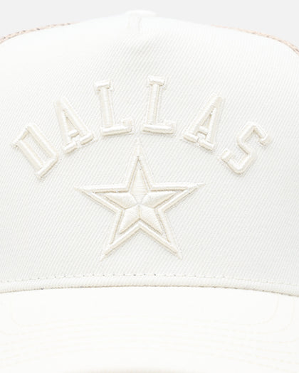 Pro Standard Dallas Cowboys Pinch Front Trucker Snapback Eggshell