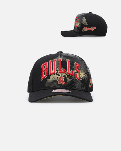 Mitchell & Ness Chicago Bulls 'Year Of The Dragon' Pro Crown Snapback Black