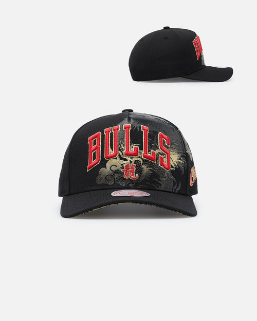 Mitchell & Ness Chicago Bulls 'Year Of The Dragon' Pro Crown Snapback Black