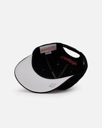 Mitchell & Ness Philadelphia 76ers 'Old English' Caddy Fit Snapback Black