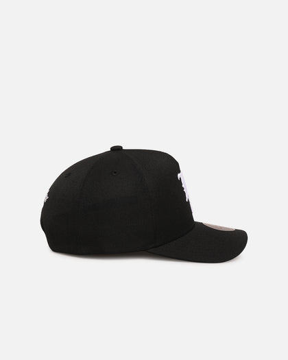 Mitchell & Ness Los Angeles Lakers 'Gothic Letter' Pro Pinch Snapback Black