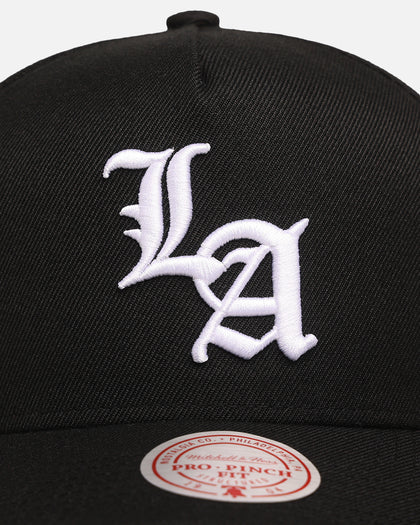 Mitchell & Ness Los Angeles Lakers 'Gothic Letter' Pro Pinch Snapback Black
