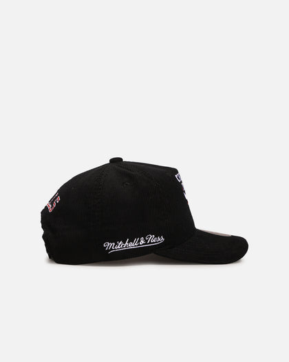 Mitchell & Ness Chicago Bulls 'Retro' Deadstock Corduroy Snapback Black