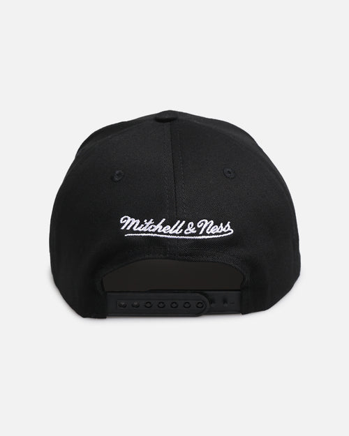 Mitchell & Ness Chicago Bulls 'Upside Down Logo' Pro Pinch Snapback Black