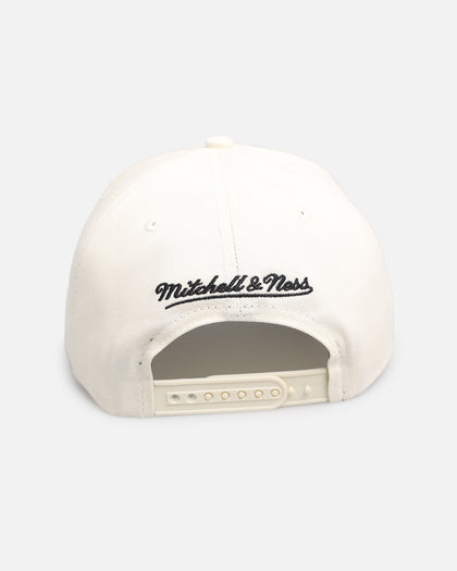 Mitchell & Ness Dallas Mavericks 'Upside Down Logo' Pro Pinch Snapback White
