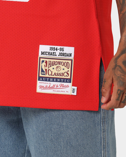 Mitchell & Ness Chicago Bulls Michael Jordan #45 Road '94-'95 Authentic Jersey Red