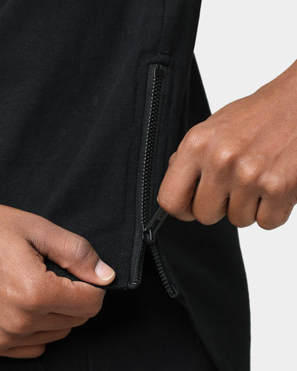 Carré Gothic Collar Droptail T-Shirt Black