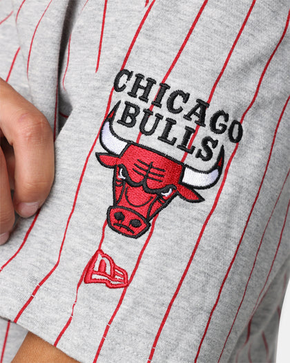 New Era Chicago Bulls Pinstripe T-Shirt Grey