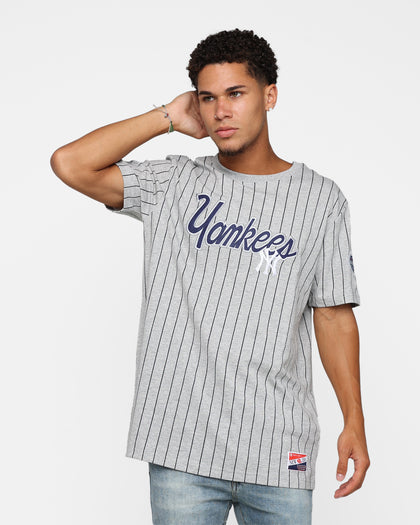 New Era New York Yankees Pinstripe T-Shirt Grey