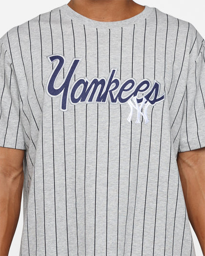 New Era New York Yankees Pinstripe T-Shirt Grey