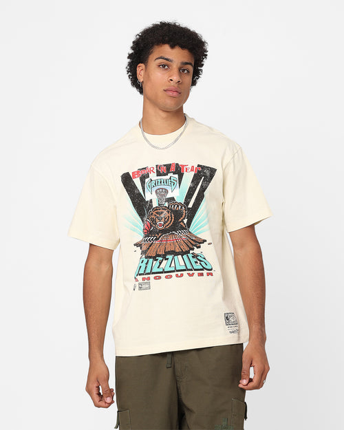 Mitchell & Ness Vancouver Grizzlies Bear On Tear T-Shirt Cream