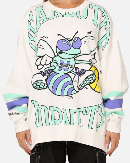 Mitchell & Ness Women's Charlotte Hornets Hockey Vibe Crewneck Vintage White