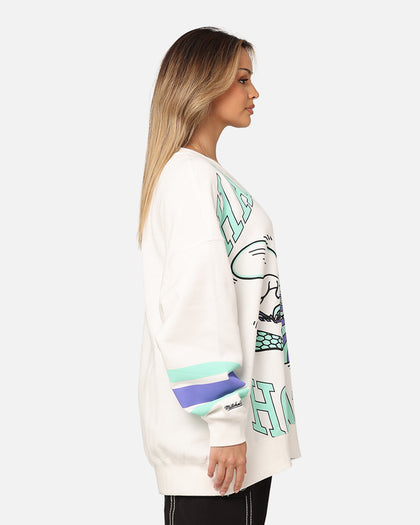 Mitchell & Ness Women's Charlotte Hornets Hockey Vibe Crewneck Vintage White