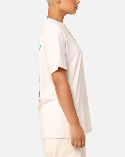 Nike Women's Sportswear Graphic Boyfriend T-Shirt Phantom