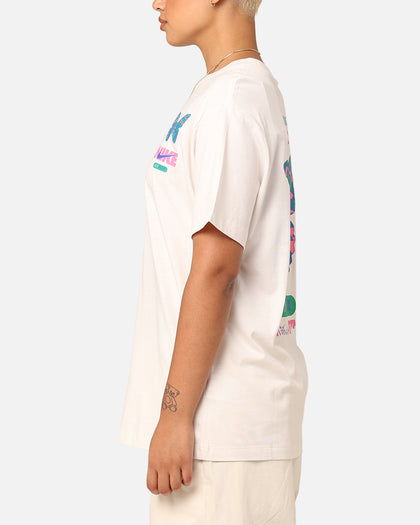 Nike Women's Sportswear Graphic Boyfriend T-Shirt Phantom