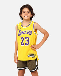 Nike Kids' Los Angeles Lakers Lebron James Swingman Jersey Amarillo