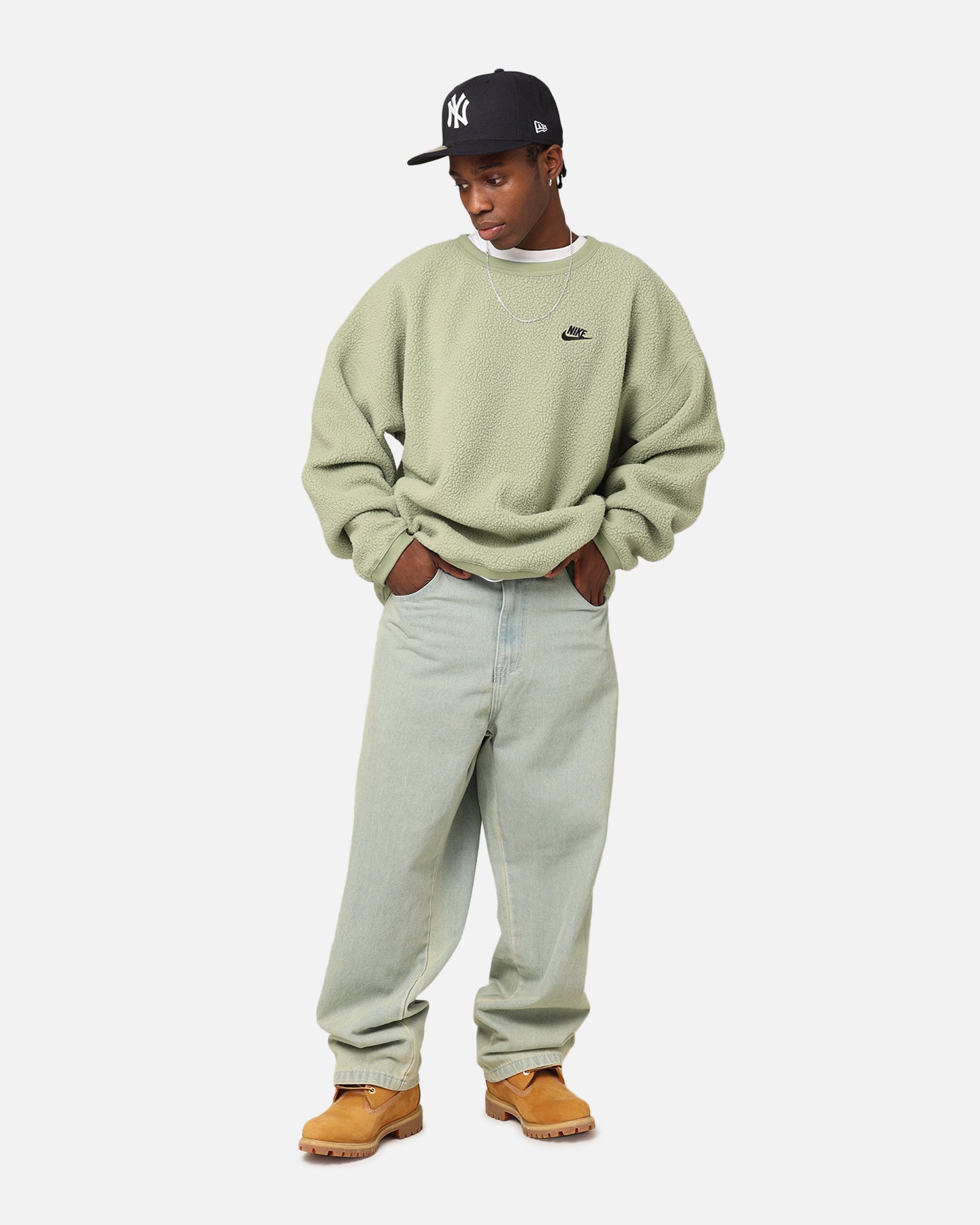 Nike Men's Winter Reset Crew グリーンM Nike Sherpa Winter Crewneck Oil Green/Black | Culture Kings NZ