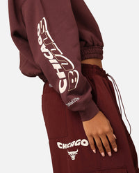 Mitchell & Ness Women's Chicago Bulls Dazed Cropped Crewneck Fudge