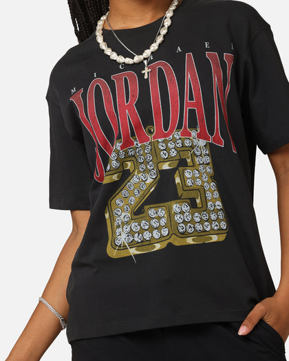 Jordan Women's Heritage Graphic T-Shirt Off Noir/Gym Red