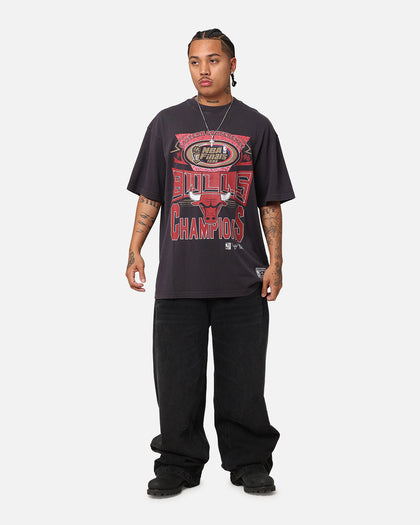 Mitchell & Ness Chicago Bulls Chisel Championship T-Shirt Black