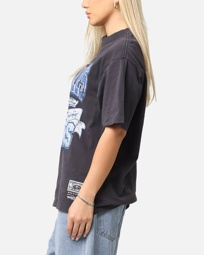 Mitchell & Ness Women's Los Angeles Lakers Sportsmanship T-Shirt Faded Black
