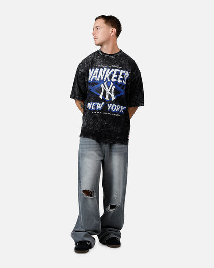 New Era New York Yankees Boxy Essentials T-Shirt Washed Black