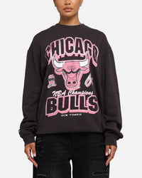Mitchell & Ness Women's Chicago Bulls Arch Logo Crewneck Overdyed Black