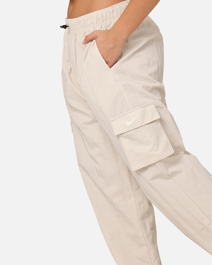 Nike Women's Sportswear Essential Woven Cargo Pants Light Orewood Brown