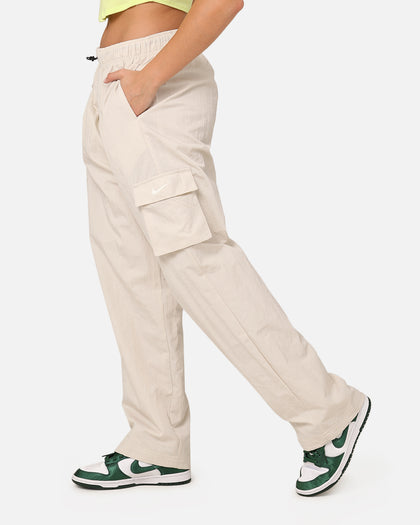 Nike Women's Sportswear Essential Woven Cargo Pants Light Orewood Brown