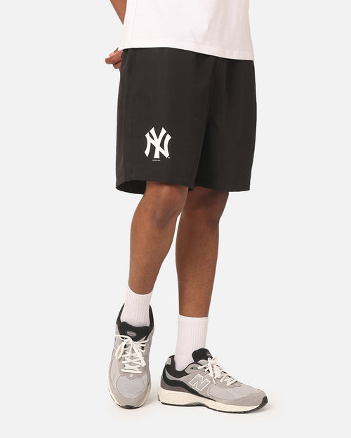 New Era New York Yankees Woven Shorts Black