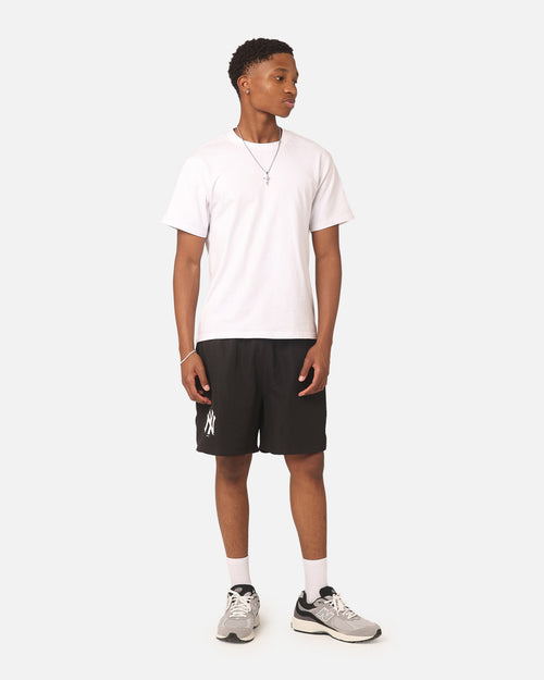 New Era New York Yankees Woven Shorts Black