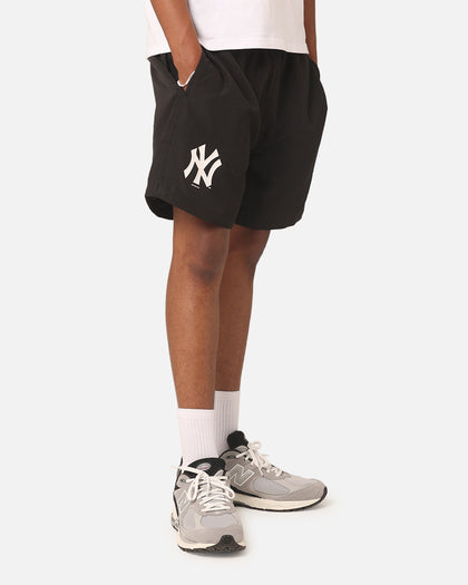 New Era New York Yankees Woven Shorts Black