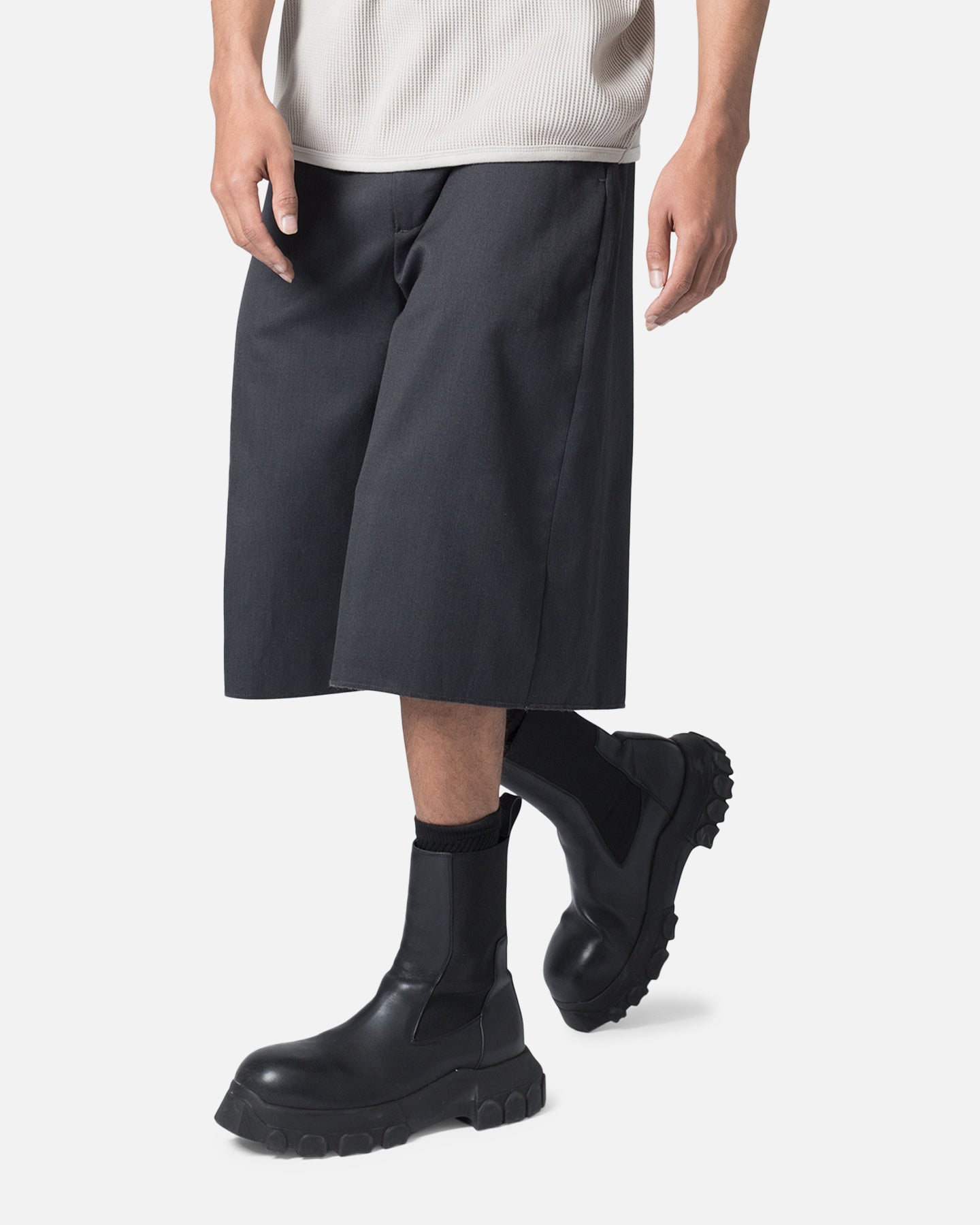 MNML Baggy Pleated Shorts Grey | Culture Kings NZ