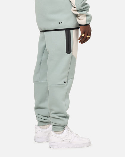 Nike Sportswear Tech Fleece Joggers Dusty Sage