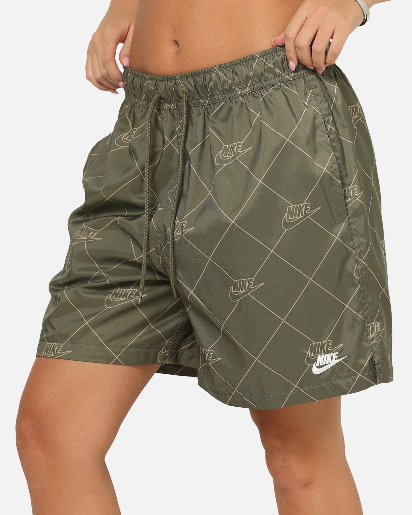 nike club essentials woven flow shorts womens