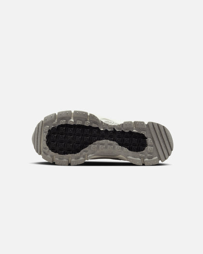 Nike Women's Zoom Vomero Roam Summit White/Summit White