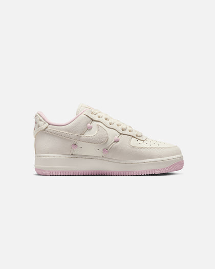 Nike Women's Air Force 1 '07 LX Sail