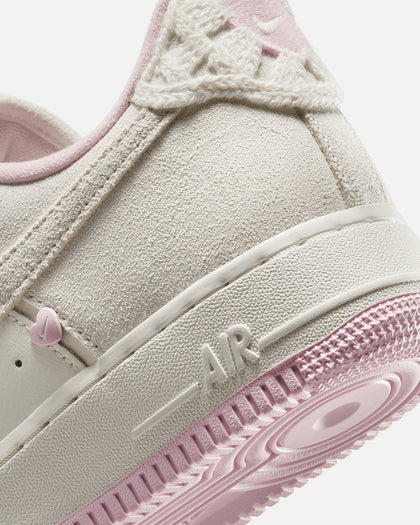 Nike Women's Air Force 1 '07 LX Sail