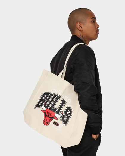 Mitchell & Ness Chicago Bulls Keyline Tote Bag Cream